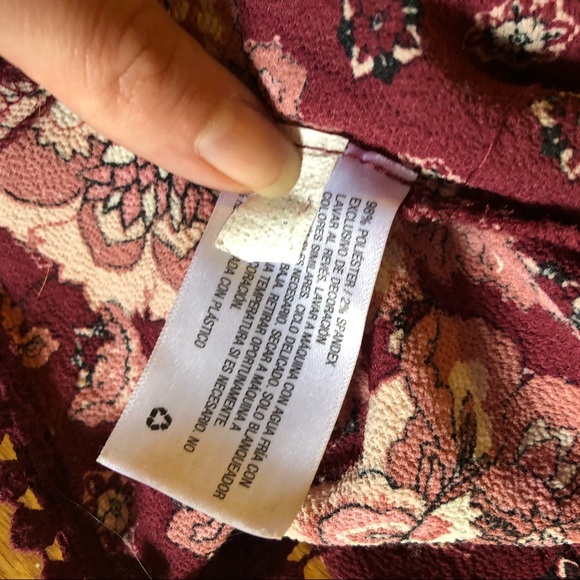 Xhilaration | Floral Boho Top Keyhole Back - Picture 6 of 6